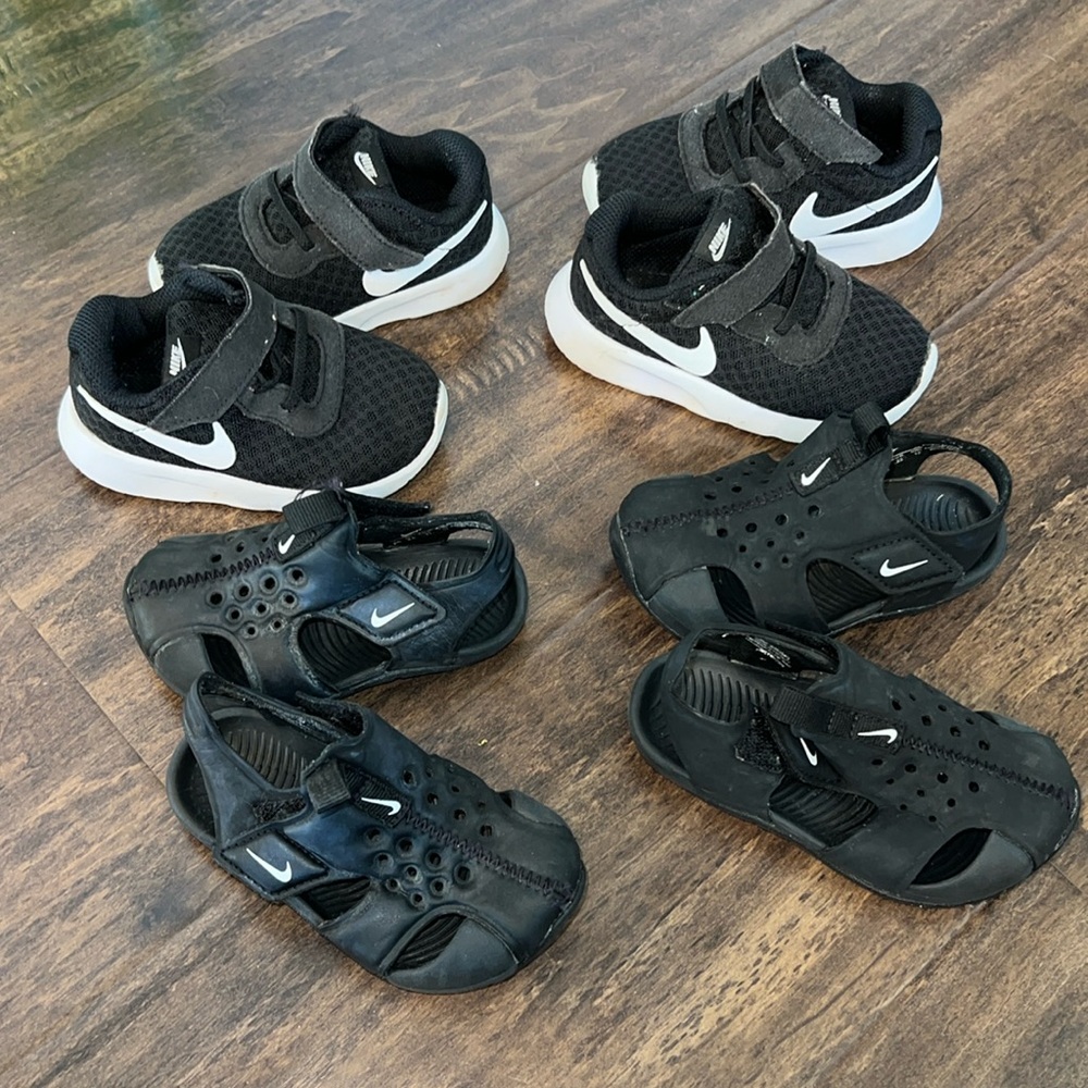 4 NIKE Size 5 & 6 Tanjun Black White Velcro Sunray Protect Water Shoes Sneakers